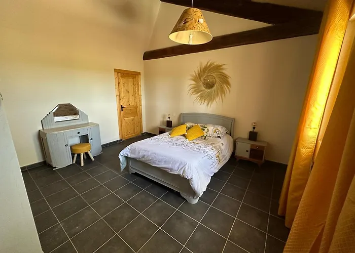 Dans Domaine Des Barrettes בית נופש *